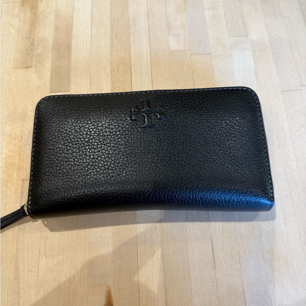 Tory Burch Black Pebbled Leather Zip Wallet